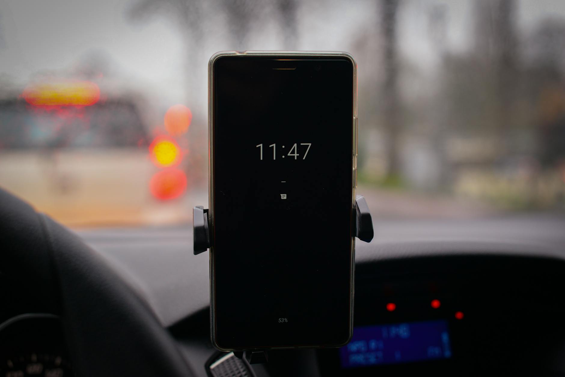 Ilustracja: Pluskwa GPS w samochodzie – Kompletny przewodnik wyboru Pluskwa GPS w samochodzie – Kompletny przewodnik wyboru i montażu - zdjecie w tresci