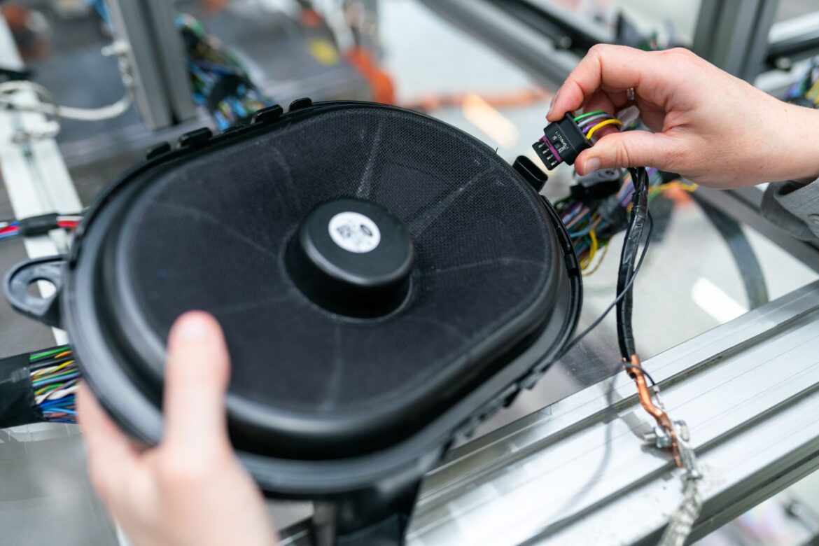 Auto system elektronika samochodowa montaż car audio – kompletny przewodnik - ilustracja artykulu